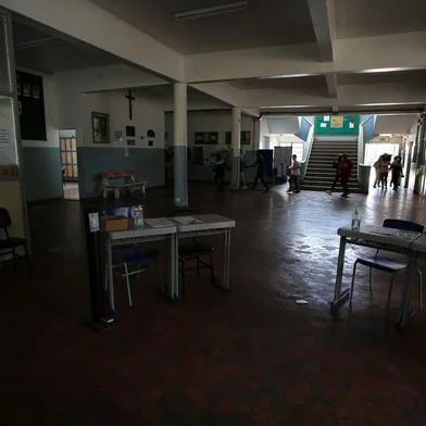 Porto Alegre, RS, Brasil, 13/09/2022 - Escola Presidente Roosevelt no bairro Menino Deus está sem luz devido a roubo de cabos elétricos - Foto: Ronaldo Bernardi/Agência RBS<!-- NICAID(15204553) -->