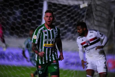 CAXIAS DO SUL, RS, BRASIL, 20/04/2022. Juventude x São Paulo, jogo de ida válido pela terceira fase da Copa do Brasil 2022 e realizado no estádio Alfredo Jaconi. (Porthus Junior/Agência RBS)<!-- NICAID(15074678) -->