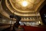 Em imagens históricas e exclusivas, veja os bastidores da reforma do Theatro São Pedro
