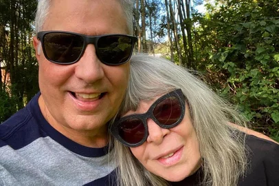 Roberto de Carvalho e Rita Lee mantiveram uma relação de 47 anos. A oficialização do relacionamento ocorreu em 1996 com um casamento civil.<!-- NICAID(15448987) -->