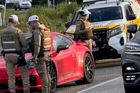Porsche é retirado de pátio por desconhecido em SC (ajustar título)<!-- NICAID(16207693) -->