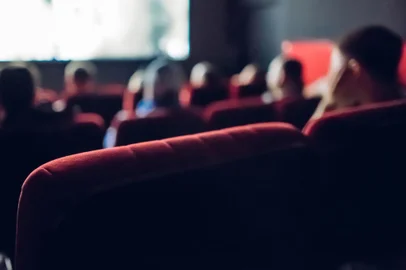 Small movie theaterSmall movie theaterIndexador: Viacheslav_MuzykaFonte: 225395390<!-- NICAID(15498280) -->