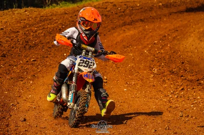 Guylherme Faria Sobieski de 8 anos é de Garibaldi e compete de motocross<!-- NICAID(15001803) -->