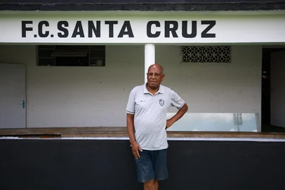 Santa Cruz do Sul, RS, Brasil - Especial Gauchão 2024. Na foto, o estádio dos Plátanos, do Santa Cruz. Na foto, o ex-jogador Palito. - Foto: Jefferson Botega/Agência RBS<!-- NICAID(15664353) -->
