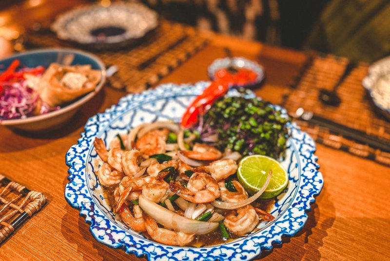 destemperados, koh pee pee, comida tailandesa, camarão, drink<!-- NICAID(15411805) -->
