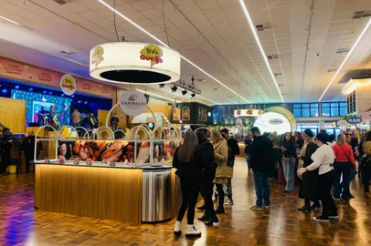 Mais de 3,5 mil pessoas já passaram no FestiQueijo em Carlos Barbosa<!-- NICAID(15471633) -->