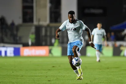 Edenilson em Grêmio e Vasco pelo Brasileirão. Foto: Alexandre DUrão/Grêmio FBPA/Divulgação<!-- NICAID(16084027) -->