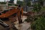 Em Estânia Velha, máquinas estão sendo utilizadas para realizar a desobstrução de canos, para dar vasão à água acumulada<!-- NICAID(15598464) -->