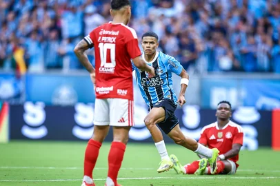 Grenal 450PORTO ALEGRE, RS, BRASIL, 01-03-2026: GreNal 450. Grêmio e Internacional se enfrentam na Arena pela jogo do ida da final do Gauchão de Futebol 2026. Fotos: Lucas Uebel/Grêmio FBPAEditoria: SPOLocal: Porto AlegreIndexador: Lucas UebelSecao: futebolFonte: Gremio.netFotógrafo: Grenal 450<!-- NICAID(16236096) -->