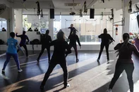 CAXIAS DO SUL, RS, BRASIL. 02-07-2025. A modalidade Gospel Dance une atividade física e louvor em academia de Caxias do Sul.Indexador: Bruno Todeschini<!-- NICAID(16072854) -->