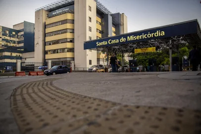 PORTO ALEGRE, RS, BRASIL - 06.04.2020 - Fachada da Santa Casa de Misericórdia. (Foto: Marco Favero/Agencia RBS)<!-- NICAID(14470662) -->