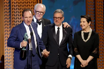 LOS ANGELES, CALIFORNIA - FEBRUARY 23: (L-R) Ralph Fiennes, John Lithgow, Sergio Castellitto and Isabella Rossellini accept the Outstanding Performance by a Cast in a Motion Picture award for "Conclave" onstage during the 31st Annual Screen Actors Guild Awards at Shrine Auditorium and Expo Hall on February 23, 2025 in Los Angeles, California.   Matt Winkelmeyer/Getty Images/AFP (Photo by Matt Winkelmeyer / GETTY IMAGES NORTH AMERICA / Getty Images via AFP)<!-- NICAID(15982445) -->