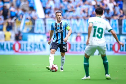 RS - FUTEBOL/GAUCHAO 2026 /GREMIO X JUVENTUDE - ESPORTES - Lance da partida entre Gremio e Juventude disputada na tarde deste domingo, na Arena do Gremio, valida pela semifinal do Campeonato Gaucho 2026. FOTO: LUCAS UEBEL/GREMIO FBPA<!-- NICAID(16226030) -->