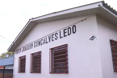 Única escola estadual de Mormaço acumula problemas<!-- NICAID(16012522) -->
