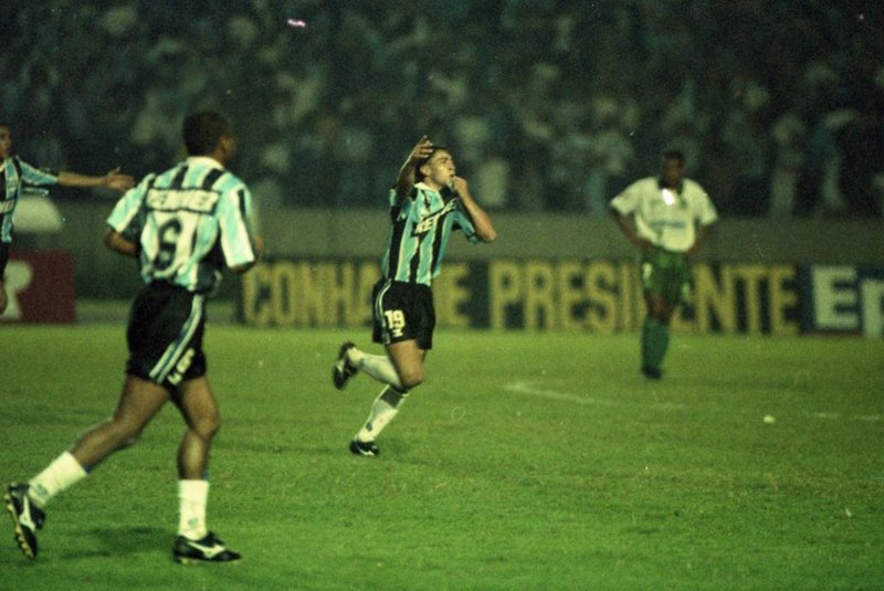 Grêmio 5x0 Palmeiras, Libertadores 1995#Envelope: 153321#Pasta: 59304-CRÉDITO FOTÓGRAFO:  Paulo Franken, Agência RBS, 26/07/1995<!-- NICAID(13781401) -->