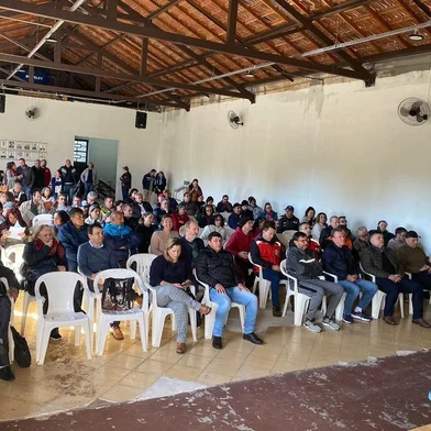 assembleia da UAB para tratar das enchentes, com as presenças do prefeito Adiló Didomenico e da deputada federal Denise Pessôa.<!-- NICAID(15778831) -->