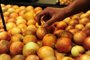 CAXIAS DO SUL, RS, BRASIL, 20/01/2023. Conferimos como está a situação da cebola nos supermercados de Caxias. O produto foi o vilão dos preços em 2022, de acordo com dados da inflação oficial (IPCA) divulgados semana passada, com alta de 130% no ano.<!-- NICAID(15327525) -->