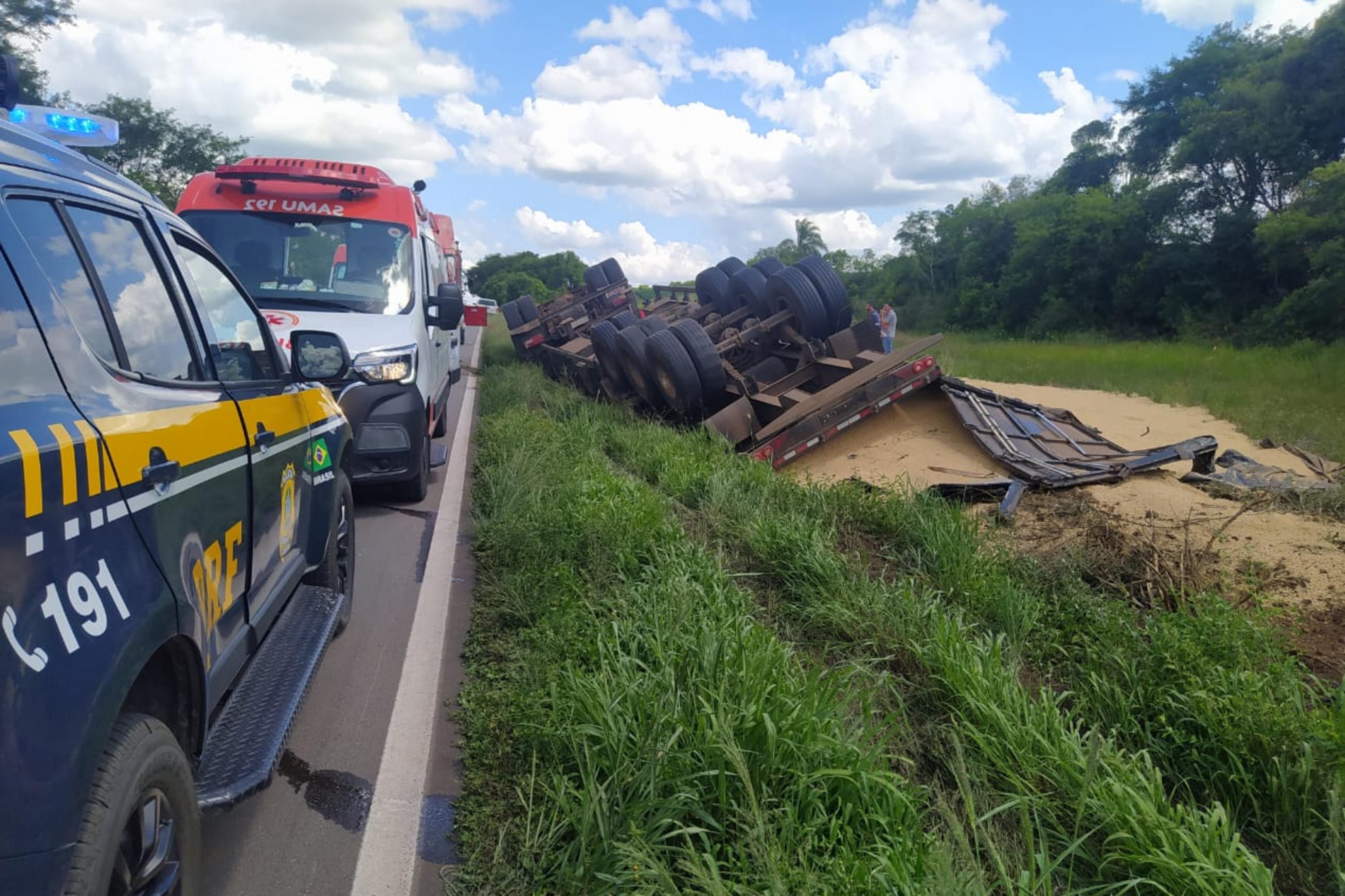 Passageira de caminh&atilde;o morre em acidente na BR-392, em S&atilde;o Sep&eacute;