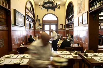 Reabertura Gambrinus<!-- NICAID(15807737) -->