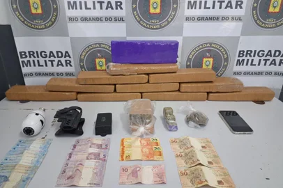 Casal é preso com mais de 12 quilos de maconha em Caxias do Sul.<!-- NICAID(15860528) -->