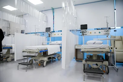 A partir da próxima segunda-feira (3), os clientes da Humana Saúde Sul terão um espaço exclusivo dentro do hospital Pompéia, em Caxias do Sul. A renovação da sala de pronto-atendimento adulto recebeu investimento de mais de R$ 750 mil e busca dar ainda mais qualidade ao serviço de urgências e emergências aos usuários do plano. Cerca de 35 mil clientes do Humana serão beneficiados. A cerimônia de inauguração foi nesta terça-feira (28).<!-- NICAID(15775565) -->
