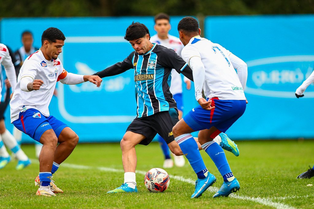 Atacante do sub-20 do Grêmio se inspira em Matheus Cunha