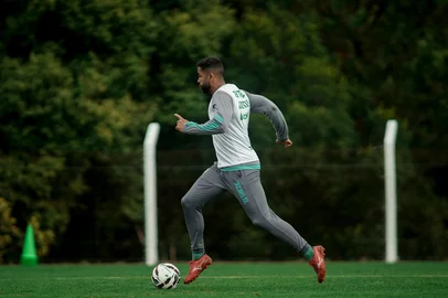 Treino do Juventude para a sequência da Série B 2026. Na foto, o zagueiro Rodrigo Sam.<!-- NICAID(16303130) -->