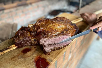 Churrasco de Lagoa Vermelha, o melhor churrasco do Brasil<!-- NICAID(15965949) -->