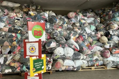Campanha do Agasalho: mais de 900 mil itens foram entregues aos gaúchos<!-- NICAID(16098883) -->