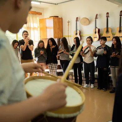 Estudantes da rede municipal levam atração musical ao palco da Semana da Consciência NegraGrupo do 7º ano da EMEF Engenheiro Mansueto Serafini se apresenta nesta terça-feira (22), a partir das 14h, na Praça Dante Alighieri<!-- NICAID(15271388) -->