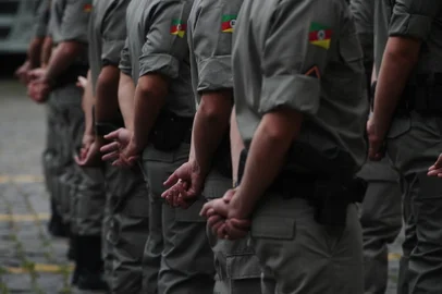 CAXIAS DO SUL, RS, BRASIL (13/12/2021)Apresentação de novos soldados no 12  BPM em Caxias do SUl. (Antonio Valiente/Agência RBS)<!-- NICAID(14966700) -->