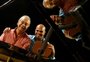 Em encontro de gerações, Gilson Peranzzetta e Marcel Powell realizam show no Farol Santander