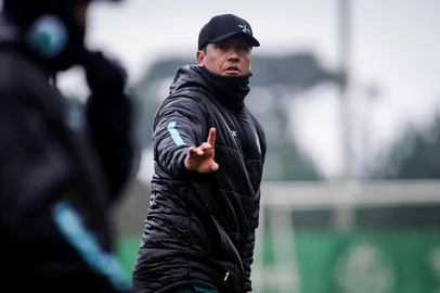 Treino do Juventude para a sequência do Brasileirão 2025. Na foto, o técnico Thiago Carpini<!-- NICAID(16097767) -->