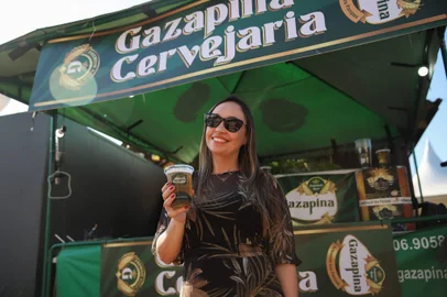 Esteio, RS Brasil, 30/08/2023 - Retratos de Cláudia Gazapina, proprietária da cervejaria Gazapina, cerveja oficial da Expointer. - Foto: Anselmo Cunha/Agência RBS<!-- NICAID(15526477) -->