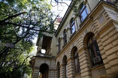 17/08/2023 - PORTO ALEGRE, RS - COLUNA JULIANA BUBLITZ /  UFRGS / FACULDADE DE DIREITO / 125 ANOS - Faculdade de Direito da UFRGS completa 125 anos.<!-- NICAID(15512801) -->
