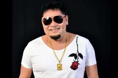 Ray Douglas, cantor e compositor conhecido pela música brega e seresta, morreu aos 68 anos na madrugada desta sexta-feira (16), em Imperatriz, no Maranhão. A informação foi confirmada pela família ao radialista Leverson Oliveira, da Correio 92,1 FM, do jornal Correio de Carajás.<!-- NICAID(16205253) -->