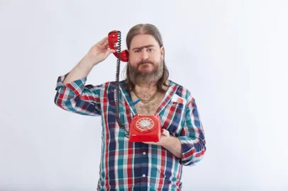 Caxias recebe no dia 12 de abril mais um sucesso que migra da internet para os palcos. O humorista Cleber Rosa traz à cena os melhores causos de Chico da Tiana, no UCS Teatro.<!-- NICAID(15688391) -->