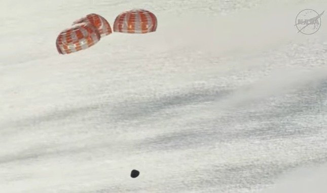 Miss&atilde;o Artemis II termina com sucesso ap&oacute;s pouso no Oceano Pac&iacute;fico