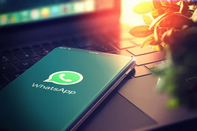 KYIV, UKRAINE-JANUARY, 2020: Whatsapp on Smartphone Screen. 3D.KYIV, UKRAINE-JANUARY, 2020: Whatsapp on Smartphone Screen. CloseUp. Whatsapp is Most Popular Social Media for Communication Sharing Information and Content Between People in Internet. 3D IllustrationIndexador: TashatuvangoFonte: 332853925Fotógrafo: @: somethingmoreforme@gmail.com<!-- NICAID(15123834) -->