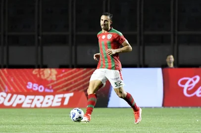 Caxias contrata zagueiro Gustavo Henrique, da Portuguesa, por empréstimo até o fim da Série C 2025.<!-- NICAID(16111098) -->
