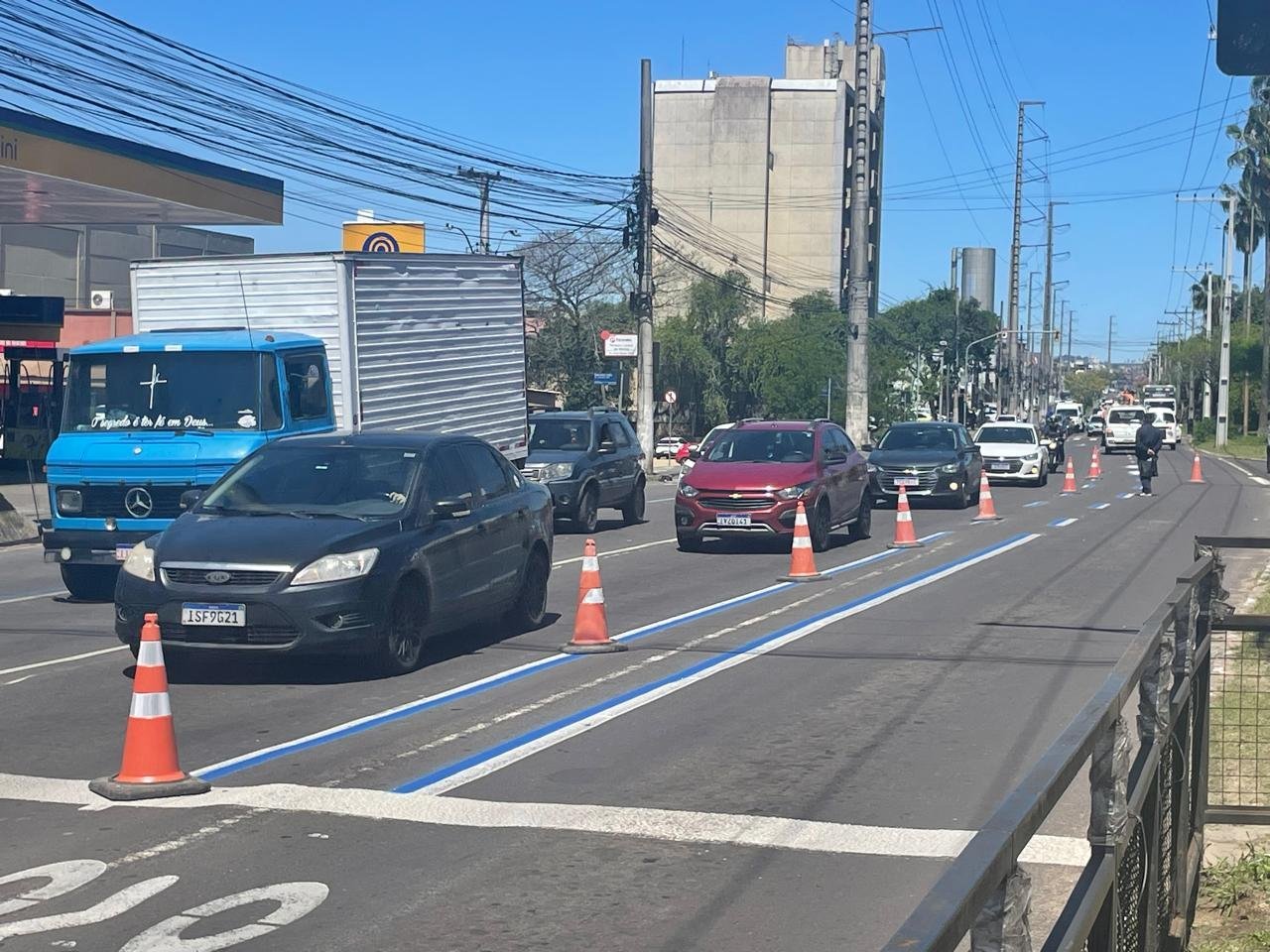 Trecho da Assis Brasil com motofaixa registra aumento de 14% no n&uacute;mero de acidentes, aponta primeiro relat&oacute;rio da EPTC