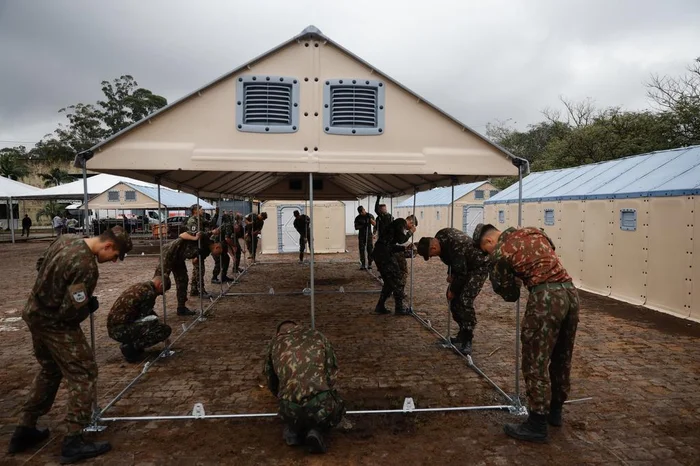 Montagem envolve cerca de 50 militares do Exército.
