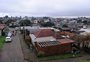 Defesa Civil de Vacaria estima que mais de 10 mil telhas ainda precisem ser distribuídas após chuva de granizo