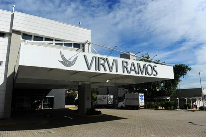 CAXIAS DO SUL, RS, BRASIL, 14/03/2023. Novo centro de endoscopia do Hospital Virvi Ramos, em Caxias do Sul. Na foto, nova fachada do Hospital, com entrada a partir da rua Alexandre Fleming. (Bruno Todeschini/Agência RBS)Indexador: BTK<!-- NICAID(15374800) -->