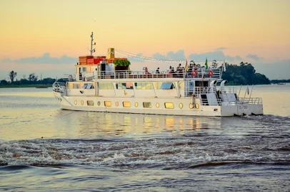 Barco Cisne Branco, no Cais Mauá<!-- NICAID(15433548) -->