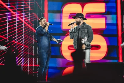 Com a turnê de 20 anos de carreira, a dupla sertaneja Jorge e Mateus desembarca em Caxias do Sul no dia 8 de junho. Embora a presença de Mateus ainda esteja incerta devido uma cirurgia de emergência no início de maio, o show segue confirmado. O evento acontece nos Pavilhões da Festa da Uva e ainda há ingressos disponíveis. Veja como comprar. <!-- NICAID(16046799) -->