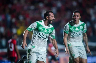 Juventude enfrenta o Vitória, no Barradão, em Salvador, pela 20ª rodada do Brasileirão.<!-- NICAID(16103376) -->