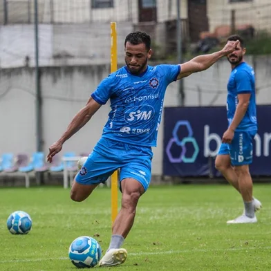Volante Emerson Martins durante treinamento do Caxias no CT Baixada Rubra.<!-- NICAID(15762542) -->