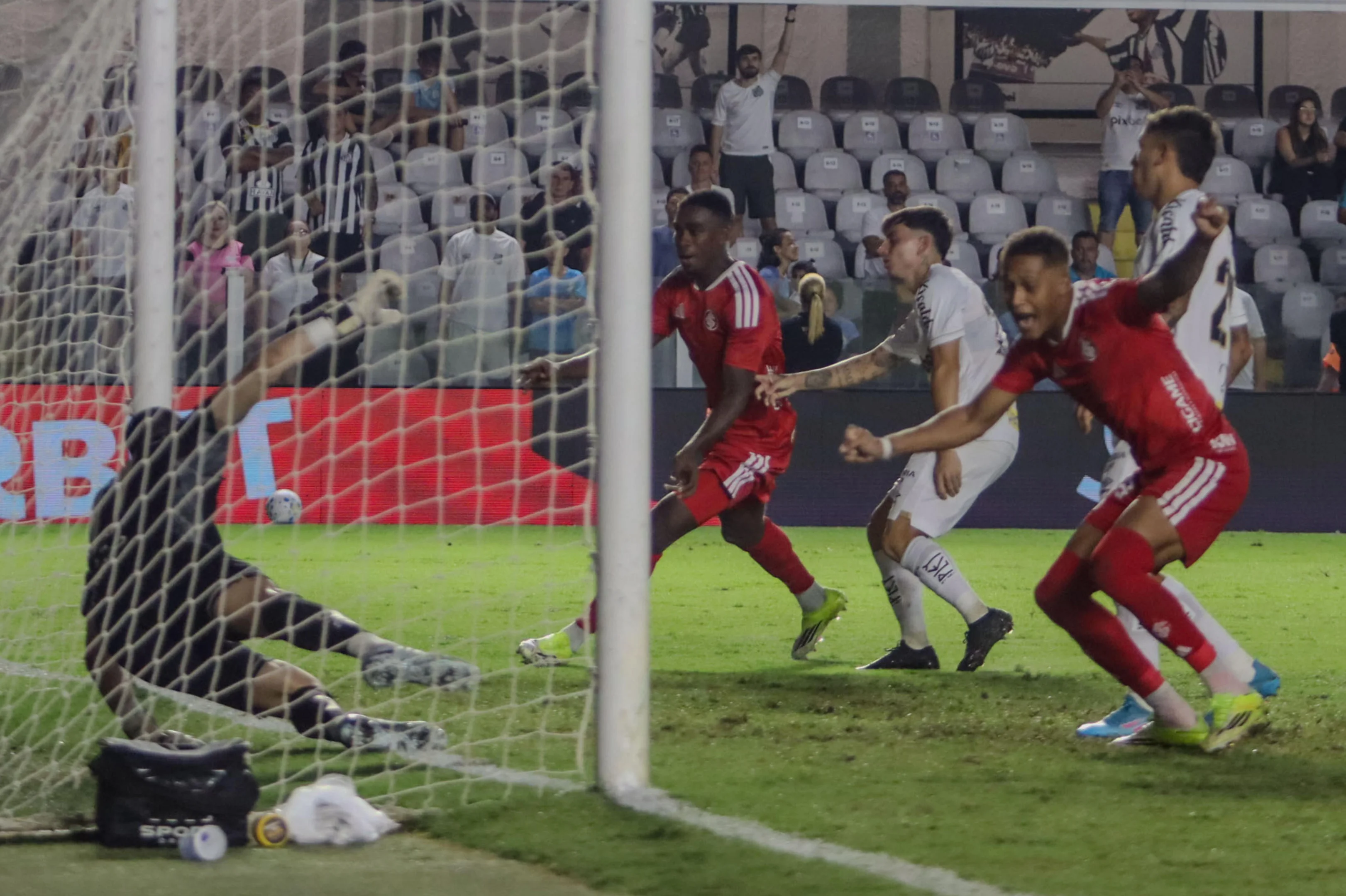 Santos 1x2 Inter: veja os gols e os melhores momentos pelo Brasileirão ...