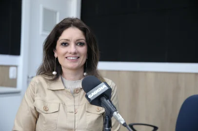 CAXIAS DO SUL, RS, BRASIL, 22/10/2025. Podcast Caixa-Forte, Vanessa Rodrigues, diretora do Colégio Madre Imilda. (Neimar De Cesero/Agência RBS)<!-- NICAID(16151376) -->